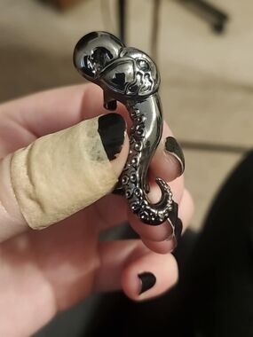 Hot Topic Disney Ursula Ear Cuff
